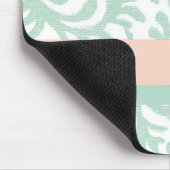 Minzgrün und Pfirsichrosa Blumenmuster Mousepad (Ecke)