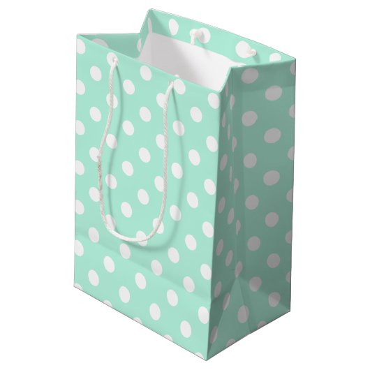 Minzgrün-weiße Polka-Punkte Design-giftbag Mittlere Geschenktüte (Rückseite Schrägansicht)