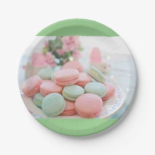 Minzgrüne und rosa Macarons Pappteller