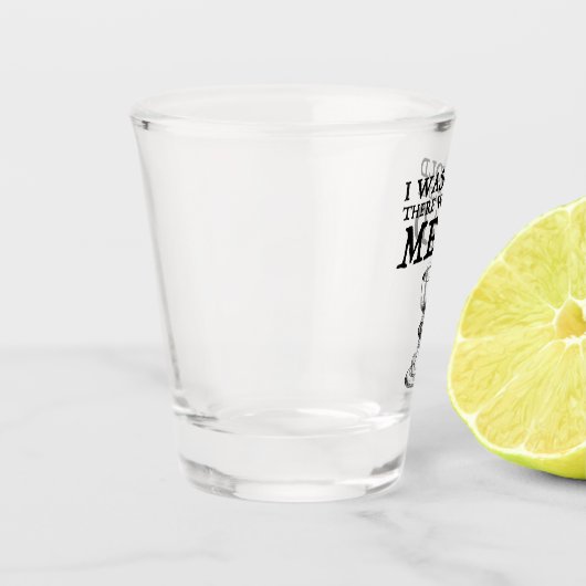 Mir wurde gesagt, es gäbe Essen Schnapsglas (Links)