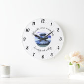 Miracles come in moments Blue and White Große Wanduhr (Zuhause)