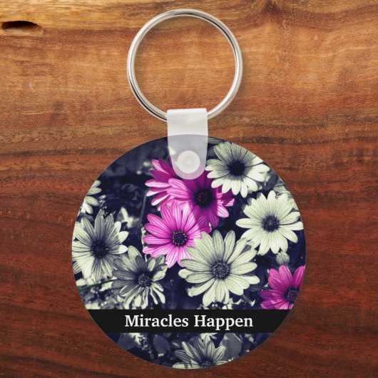 Miracles Happen Daisies Inspiration Schlüsselanhänger (Rückseite)