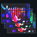 Miraculous Menorah Geschenkpapier Set<br><div class="desc">Mysteriöse Lichter und wunderbare Farben in den tiefsten Schattierungen des Nachts - dies ist der Moment von Hanukkah! Ihre Geschenke werden ein paar große Lächeln mit diesem wunderschönen Packpapier beleuchten!</div>