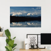 Mirror Lake Horizon mit Forest & Snowy Mountains Poster (Heimbüro)