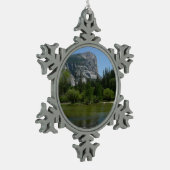 Mirror Lake II im Yosemite-Nationalpark Schneeflocken Zinn-Ornament (Links)