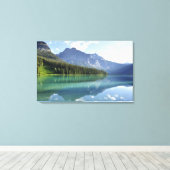 Mirror Lake – Mountain Reflection Calm Leinwanddruck (Insitu (Holzboden))