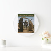 Mirror’s Last Stand Große Wanduhr (Zuhause)