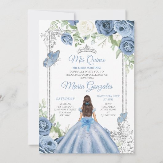 Mis Quince Dusty Blue & Silver Floral Quinceañera Einladung (Vorderseite)