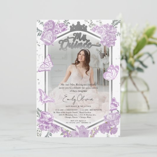 Mis Quince Foto Einladung bilingualer Lavendel (Stehend Vorderseite)