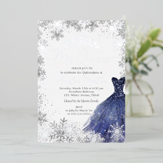 Mis Quince Snowflake Navy Quinceanera Folieneinladung (Stehend vorne)
