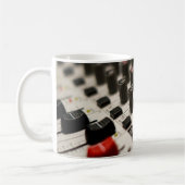 Mischende Brett-Nahaufnahme Kaffeetasse (Links)