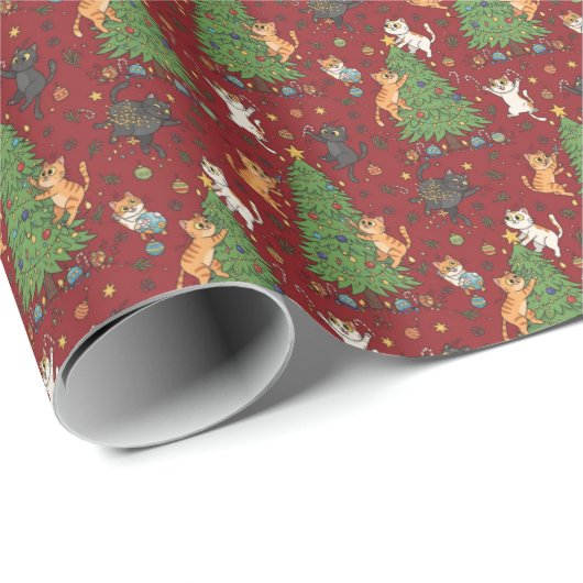 Mischievous Tree-Climbing Cats Funny Christmas Geschenkpapier (Rolleneckpunkt)