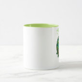 Mischous Leprechaun Savoring a Pint Tasse (Zentrum)