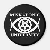 MISKATONISCHE UNIVERSITÄT MAGNET (Vorne)
