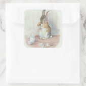 Miss Bunny Drinking Tee Quadratischer Aufkleber (Tasche)