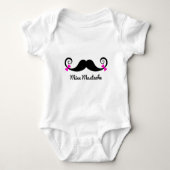 Miss Mustache Design mit rosa Bögen Baby Strampler (Vorderseite)