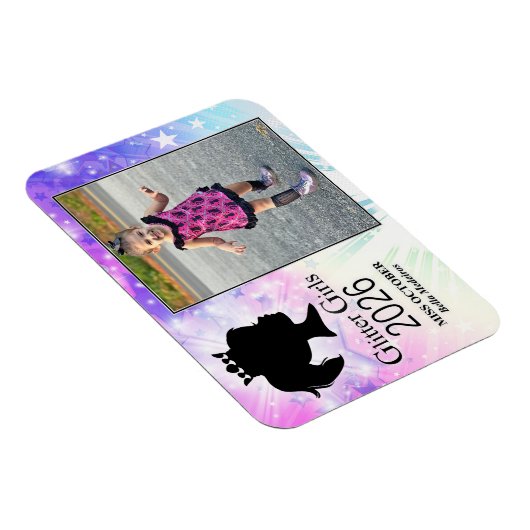 Miss October 2026 Magnet (Rechte Seite)