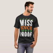 Miss Pinch Proof St. Patrick' Day T-Shirt (Vorne ganz)