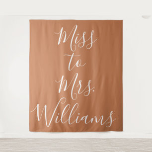 Miss to Mrs Banner Fotohintergrund Terrakotta Wandteppich