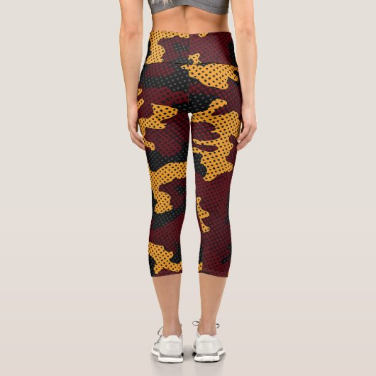 Missouri Black & Gold Tiger Camo Printed Capri Leggings (Rückseite)
