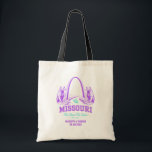 Missouri Wedding Welcome Bag, Staat Liebe Tragetasche<br><div class="desc">Herzlich willkommen in Missouri mit dieser speziellen Hochzeitstasche. Ob Sie in St. Louis, Kansas City, Kolumbien, Springfield oder den Ozarks feiern, diese Tasche ist eine durchdachte Möglichkeit, um Freunden und Familie zu danken, dass sie an Ihrem besonderen Wochenende teilgenommen haben. Personalisieren Sie es mit Ihren Namen und Hochzeitsdatum, um es...</div>