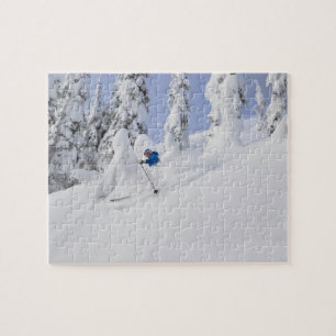 Mistie Fortin fährt durch Pulverschnee Puzzle
