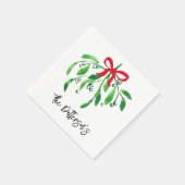 Mistletoe Couple Name Festive Red Green Kiss Serviette (Ecke)
