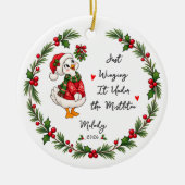 Mistletoe-Gans-Ornament 'Winging It' Keramik Ornament (Vorne)