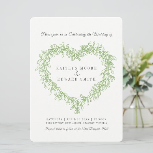 Mistletoe Herzline Hochzeit Grün Einladung (Stehend Vorderseite)