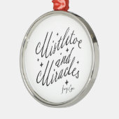 Mistletoe & Miracles Black & White Round Christmas Ornament Aus Metall (Links)