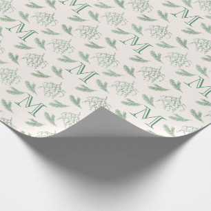 Mistletoe und Pine mit Monogram Christmas Green Geschenkpapier