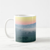 Mistral am Morgen auf der Hadrians Wall Kaffeetasse (Links)