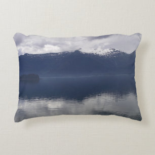 Misty Alaskan Sea in Shades of Blue Dekokissen