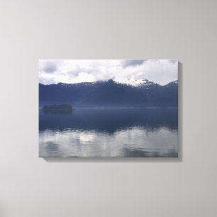 Misty Alaskan Sea in Shades of Blue Leinwanddruck