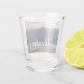 Misty Alaskan Sea in Shades of Blue Schnapsglas (Rückseite)