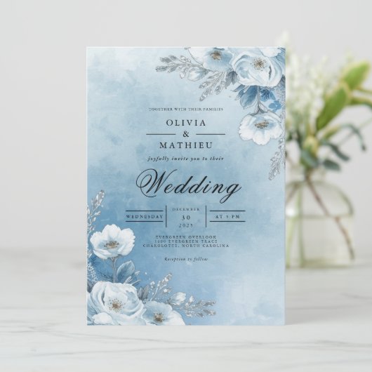 Misty Azure Bloom Wedding Einladung (Stehend Vorderseite)