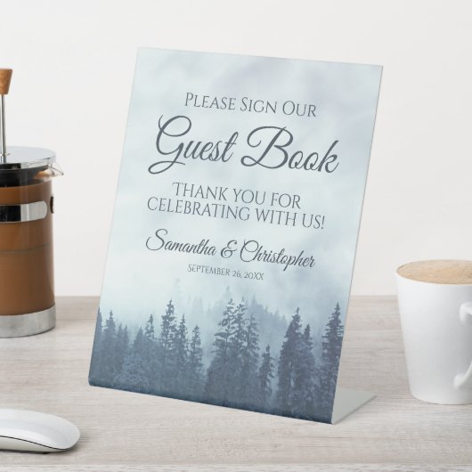 Misty Blue Pine Trees Bitte unterschreiben Sie uns Sockelschild (In SItu)