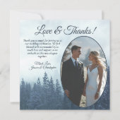 Misty Blue Pine Trees Rustic Wedding Oval Foto Dankeskarte (Vorderseite)