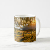 Misty Dawn in einem Wald Kaffeetasse (VorderseiteRechts)