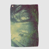 Misty Forest Golfhandtuch (Vorderseite)