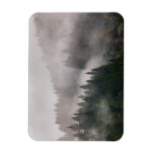 Misty Forest in den Bergen Magnet (Vertikal)