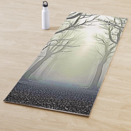 Misty Forest Path: Eerie Beauty Yogamatte (Beispiel)