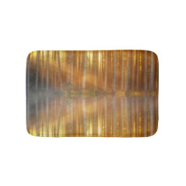 Misty Forest Scene Badematte