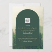 Misty Green Forest Mountain Pine Trees Wedding Einladung (Rückseite)