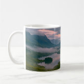Misty Highland Loch Kaffeetasse (Links)