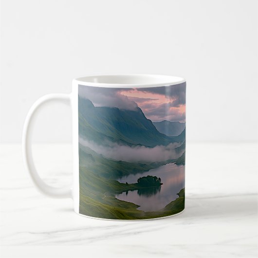Misty Highland Loch Kaffeetasse (Links)