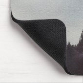 Misty Morning in den Bergen Mousepad (Ecke)