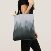 Misty Mountain Forest Autumn Fog Tasche (Von Nahem)