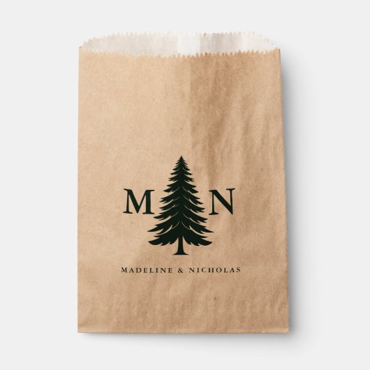 Misty Mountain Forest Green Pine Tree Wedding Geschenktütchen (Vorderseite)