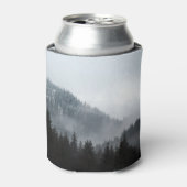 Misty Mountain Forest: Landschaftliche Landschafts Dosenkühler (Kanne Vorderseite)
